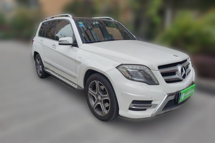 Used Mercedes-Benz GLK-Class 2015 GLK 300 4MATIC Fashion Edition Ultimate Version Front Right 45 Deg