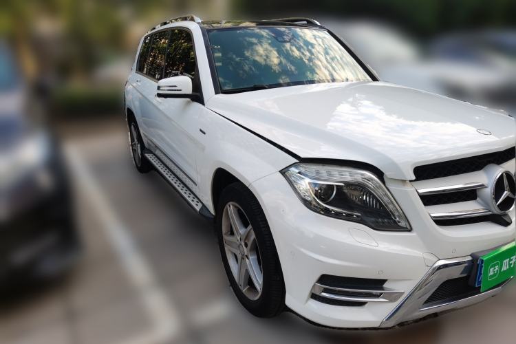 Used Mercedes-Benz GLK-Class 2015 GLK 300 4MATIC Luxury Ultimate Edition Front Right 45 Deg