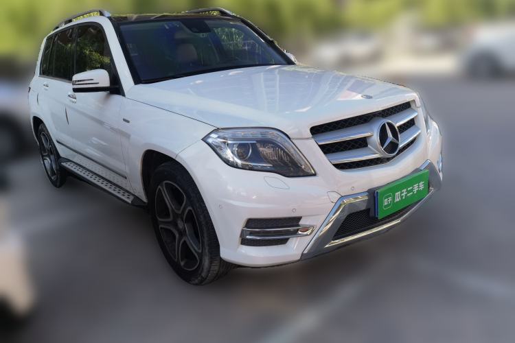 Used Mercedes-Benz GLK-Class 2015 GLK 300 4MATIC Fashion Edition Ultimate Version Front Right 45 Deg