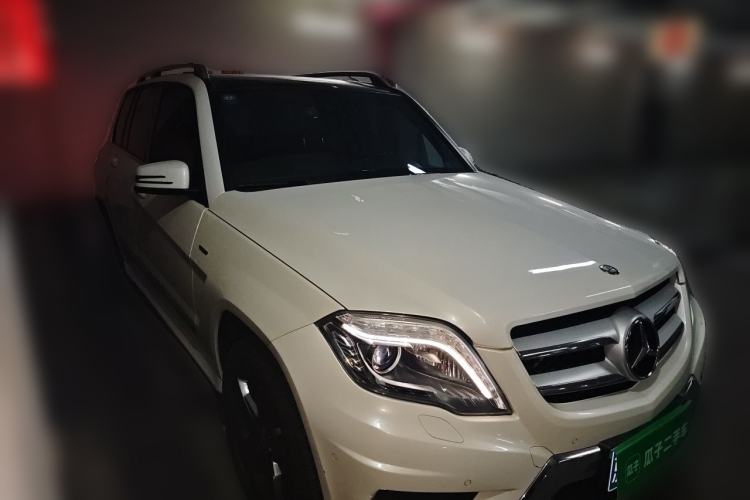 Used Mercedes-Benz GLK-Class 2015 GLK 260 4MATIC Fashion Edition Ultimate Version Front Right 45 Deg