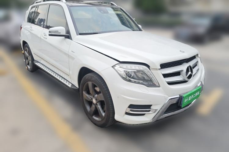 Used Mercedes-Benz GLK-Class 2015 GLK 260 4MATIC Fashion Edition Ultimate Version Front Right 45 Deg