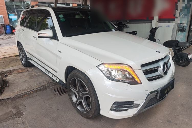Used Mercedes-Benz GLK-Class 2015 GLK 300 4MATIC Fashion Edition Ultimate Version Front Right 45 Deg