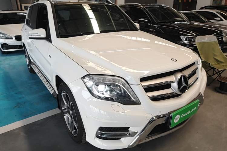 Used Mercedes-Benz GLK-Class 2015 GLK 300 4MATIC Fashion Edition Ultimate Version Front Right 45 Deg