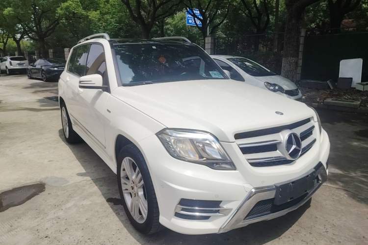 Used Mercedes-Benz GLK-Class 2015 GLK 260 4MATIC Dynamic Edition Ultimate Version Front Right 45 Deg