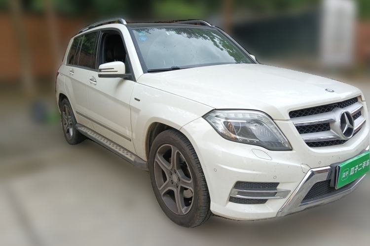 Used Mercedes-Benz GLK-Class 2015 GLK 300 4MATIC Fashion Edition Ultimate Version Front Right 45 Deg