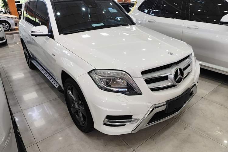 Used Mercedes-Benz GLK-Class 2015 GLK 260 4MATIC Fashion Edition Ultimate Version Front Right 45 Deg