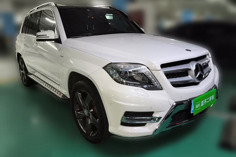 Used Mercedes-Benz GLK-Class 2015 GLK 260 4MATIC Fashion Edition Ultimate Version Front Right 45 Deg