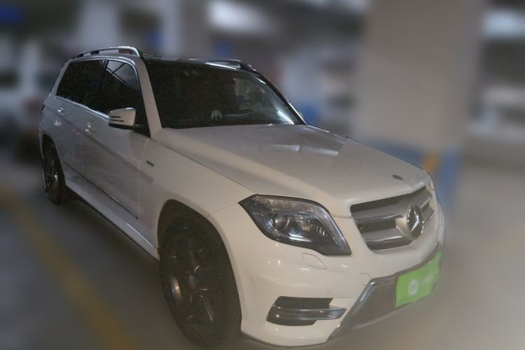 Used Mercedes-Benz GLK-Class 2015 GLK 260 4MATIC Fashion Edition Ultimate Version Front Right 45 Deg