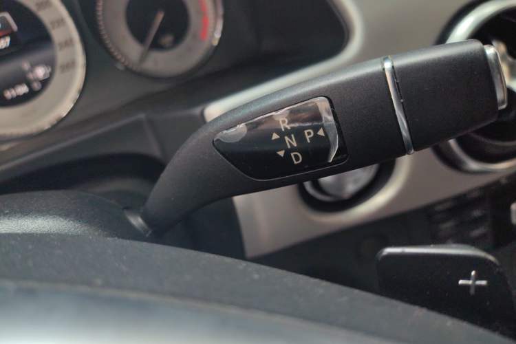 Used Mercedes-Benz GLK-Class 2015 GLK 300 4MATIC Fashion Edition Ultimate Version Gear Lever