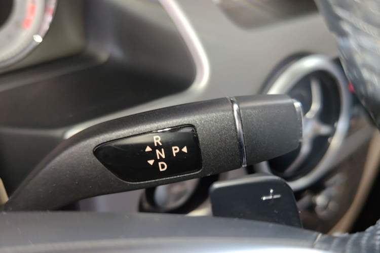 Used Mercedes-Benz GLK-Class 2015 GLK 300 4MATIC Fashion Edition Ultimate Version Gear Lever