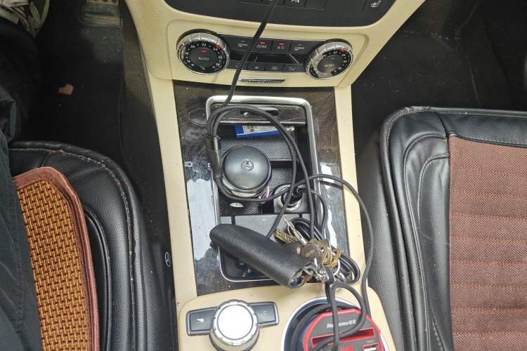 Used Mercedes-Benz GLK-Class 2015 GLK 300 4MATIC Luxury Ultimate Edition Gear Lever