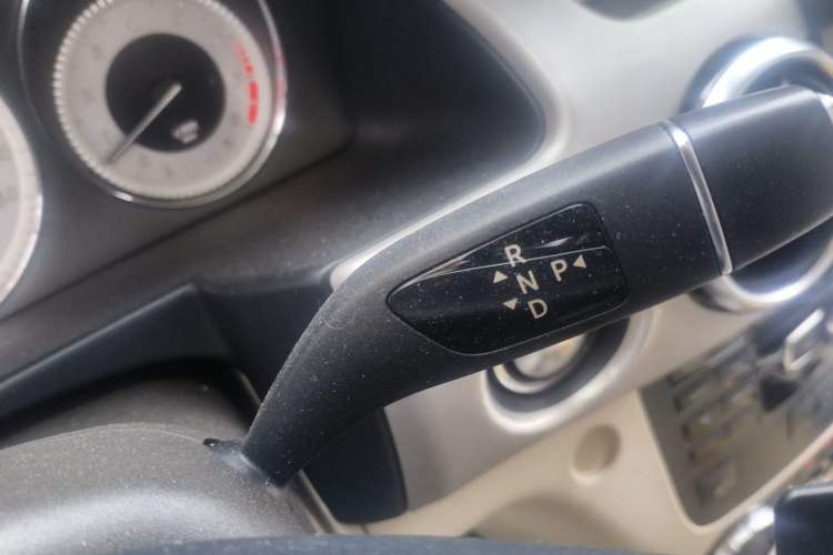 Used Mercedes-Benz GLK-Class 2015 GLK 300 4MATIC Fashion Edition Ultimate Version Gear Lever