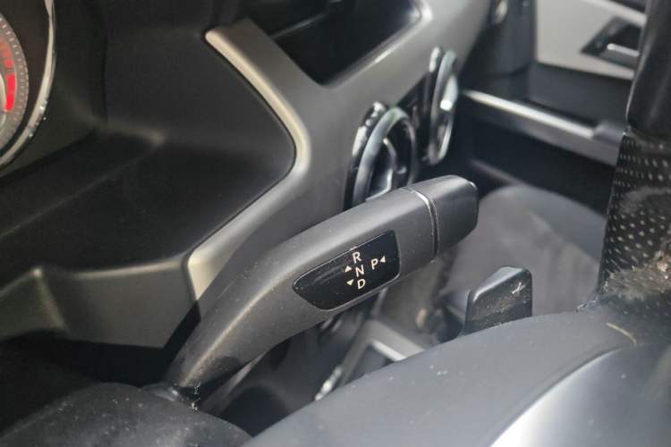 Used Mercedes-Benz GLK-Class 2015 GLK 260 4MATIC Dynamic Edition Ultimate Version Gear Lever