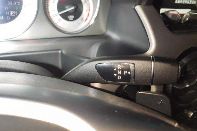 Used Mercedes-Benz GLK-Class 2015 GLK 260 4MATIC Dynamic Edition Ultimate Version Gear Lever