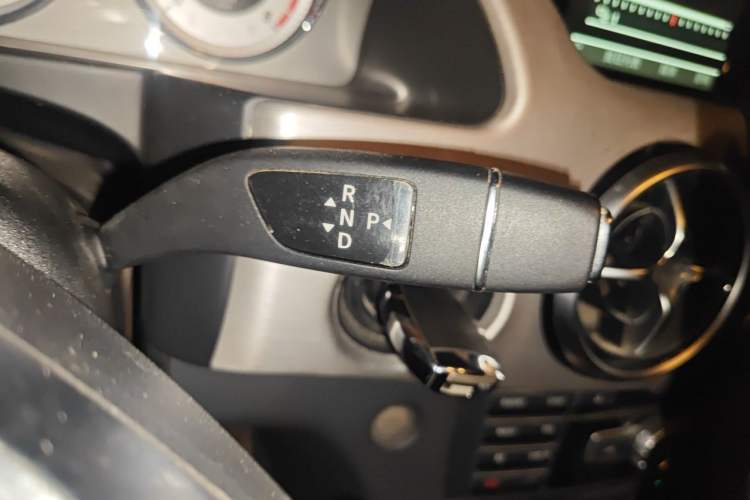 Used Mercedes-Benz GLK-Class 2015 GLK 260 4MATIC Fashion Edition Ultimate Version Gear Lever