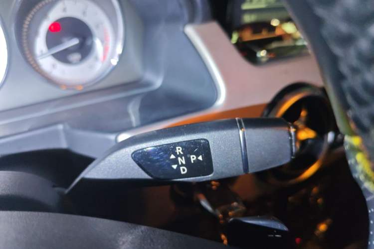Used Mercedes-Benz GLK-Class 2015 GLK 260 4MATIC Fashion Edition Ultimate Version Gear Lever