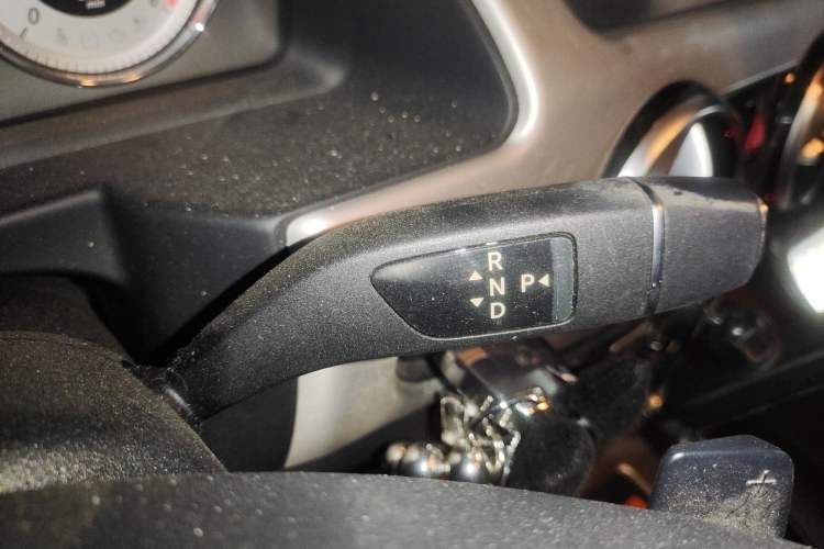Used Mercedes-Benz GLK-Class 2015 GLK 260 4MATIC Dynamic Edition Ultimate Version Gear Lever