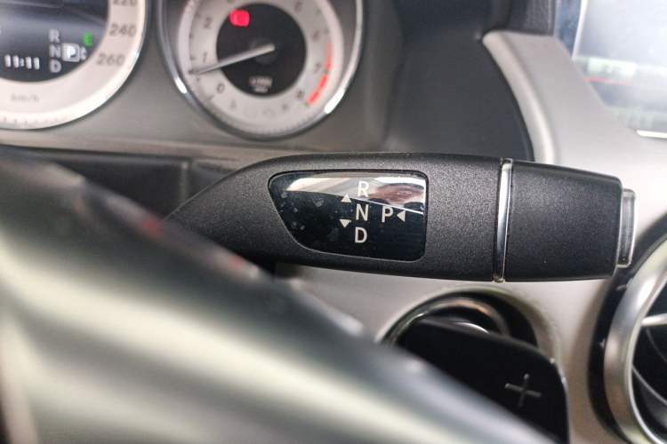 Used Mercedes-Benz GLK-Class 2015 GLK 300 4MATIC Fashion Edition Ultimate Version Gear Lever