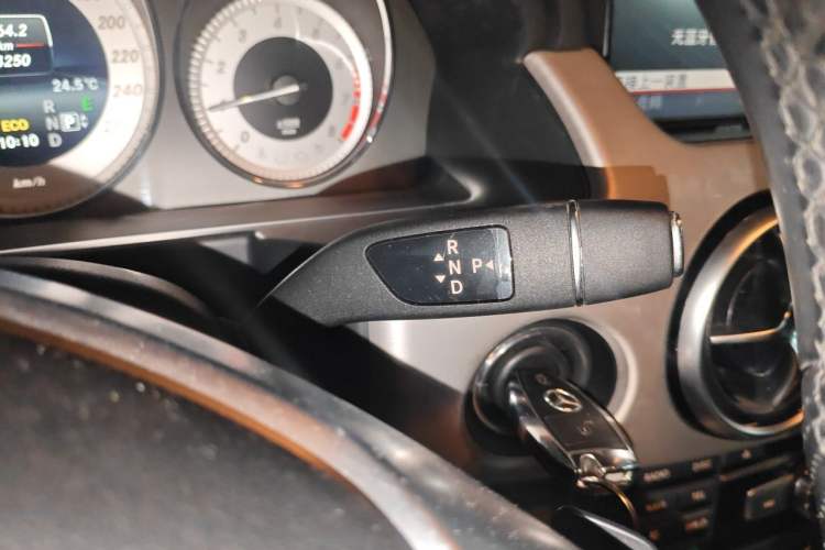 Used Mercedes-Benz GLK-Class 2015 GLK 260 4MATIC Dynamic Edition Ultimate Version Gear Lever