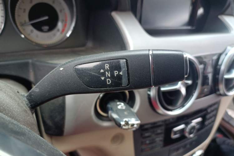 Used Mercedes-Benz GLK-Class 2015 GLK 260 4MATIC Dynamic Edition Ultimate Version Gear Lever