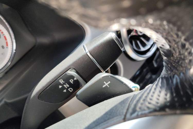 Used Mercedes-Benz GLK-Class 2015 GLK 260 4MATIC Dynamic Edition Ultimate Version Gear Lever