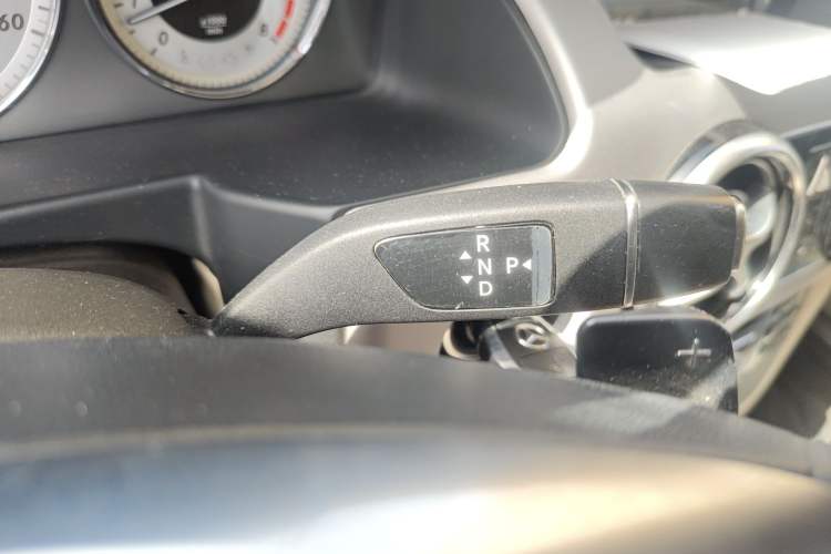 Used Mercedes-Benz GLK-Class 2015 GLK 260 4MATIC Dynamic Edition Ultimate Version Gear Lever