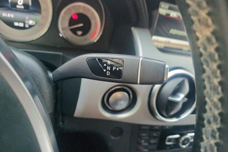 Used Mercedes-Benz GLK-Class 2015 GLK 300 4MATIC Fashion Edition Ultimate Version Gear Lever