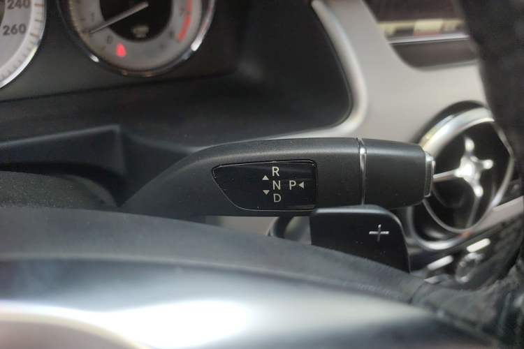 Used Mercedes-Benz GLK-Class 2015 GLK 300 4MATIC Fashion Edition Ultimate Version Gear Lever