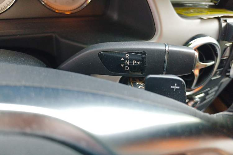 Used Mercedes-Benz GLK-Class 2015 GLK 260 4MATIC Dynamic Edition Ultimate Version Gear Lever