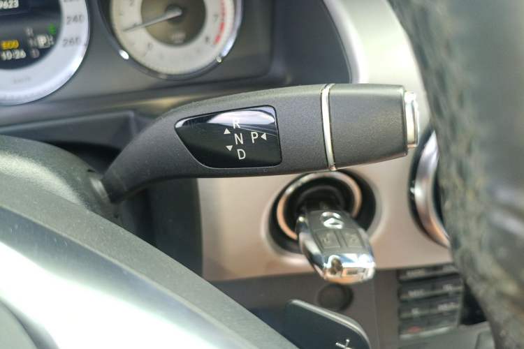 Used Mercedes-Benz GLK-Class 2015 GLK 260 4MATIC Fashion Edition Ultimate Version Gear Lever