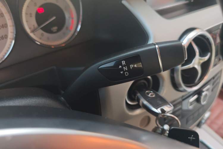 Used Mercedes-Benz GLK-Class 2015 GLK 260 4MATIC Dynamic Edition Ultimate Version Gear Lever