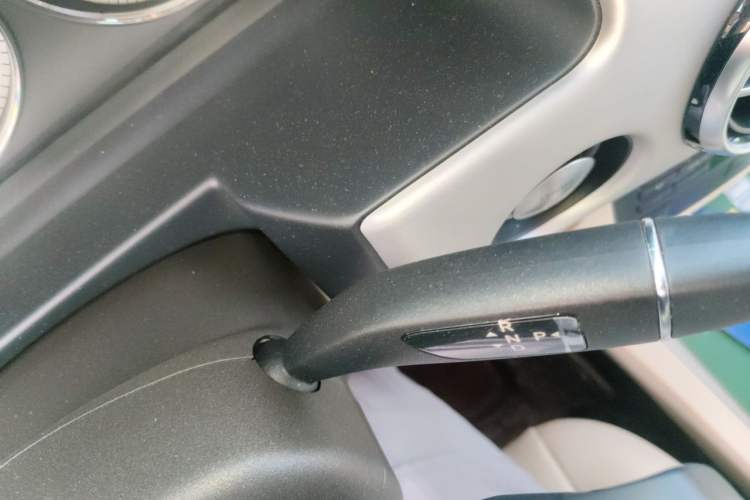 Used Mercedes-Benz GLK-Class 2015 GLK 300 4MATIC Fashion Edition Ultimate Version Gear Lever