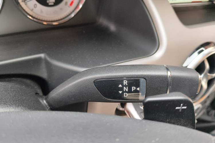 Used Mercedes-Benz GLK-Class 2015 GLK 260 4MATIC Fashion Edition Ultimate Version Gear Lever