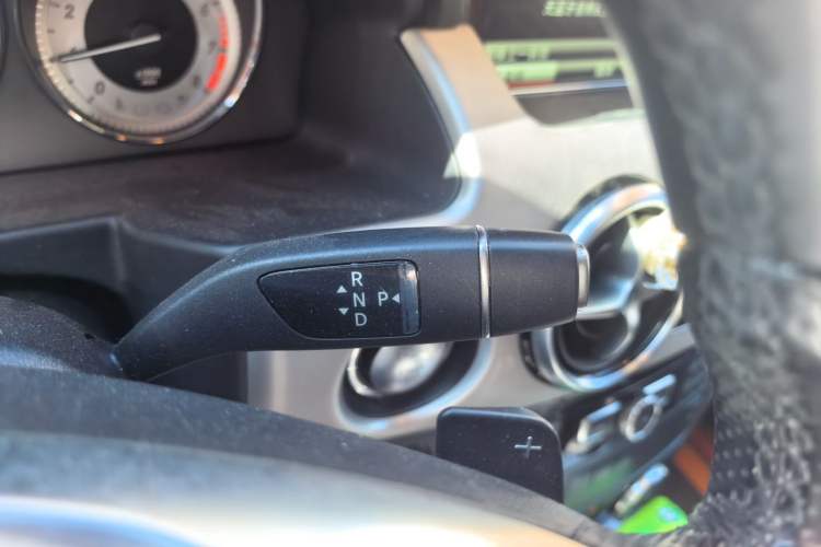 Used Mercedes-Benz GLK-Class 2015 GLK 300 4MATIC Fashion Edition Ultimate Version Gear Lever