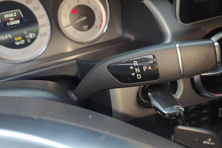 Used Mercedes-Benz GLK-Class 2015 GLK 260 4MATIC Fashion Edition Ultimate Version Gear Lever