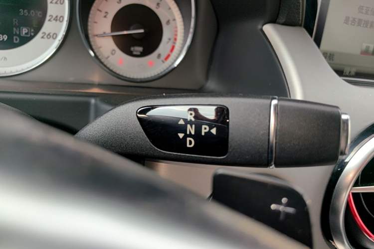 Used Mercedes-Benz GLK-Class 2015 GLK 300 4MATIC Fashion Edition Ultimate Version Gear Lever