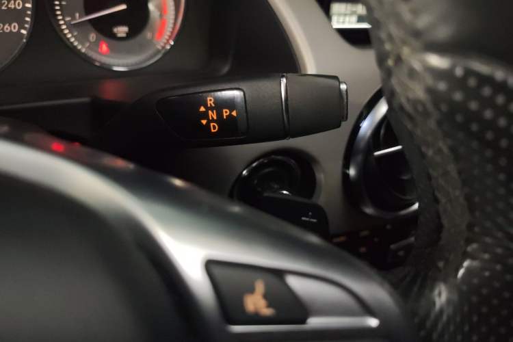 Used Mercedes-Benz GLK-Class 2015 GLK 260 4MATIC Fashion Edition Ultimate Version Gear Lever