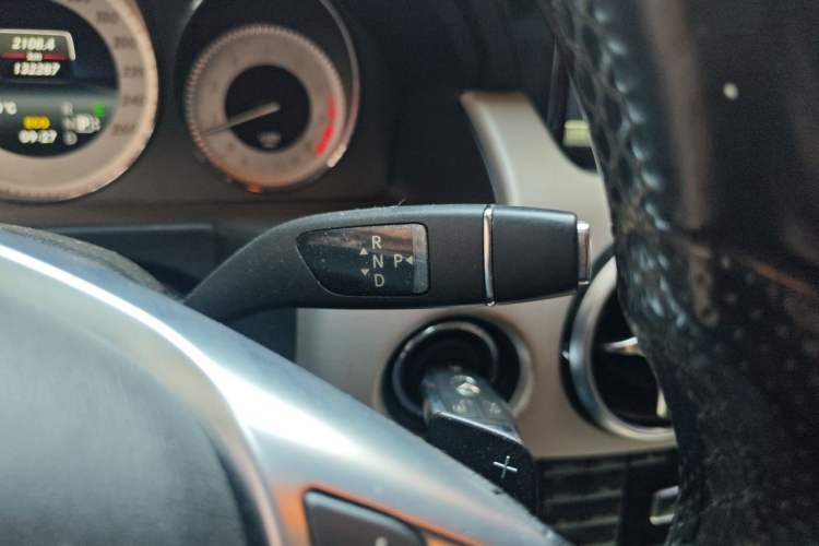 Used Mercedes-Benz GLK-Class 2015 GLK 260 4MATIC Dynamic Edition Ultimate Version Gear Lever