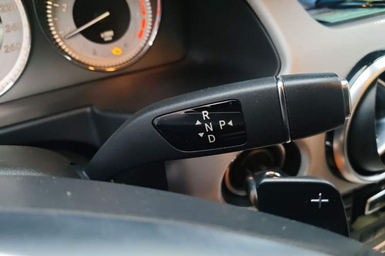 Used Mercedes-Benz GLK-Class 2015 GLK 260 4MATIC Fashion Edition Ultimate Version Gear Lever