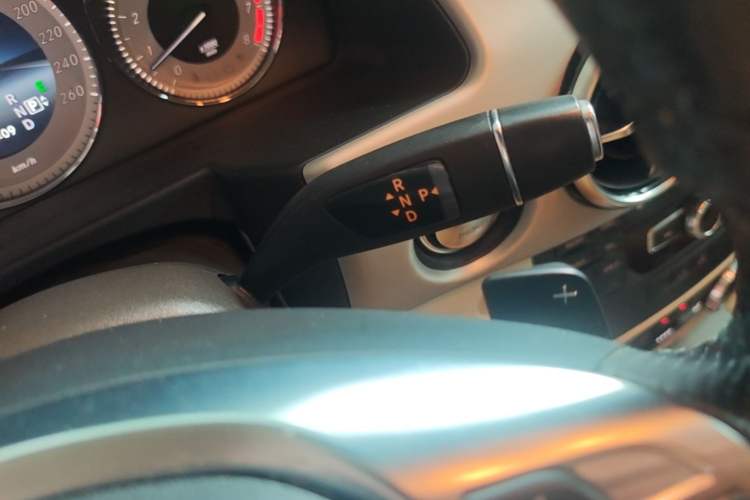 Used Mercedes-Benz GLK-Class 2015 GLK 300 4MATIC Fashion Edition Ultimate Version Gear Lever