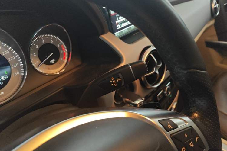 Used Mercedes-Benz GLK-Class 2015 GLK 260 4MATIC Dynamic Edition Ultimate Version Gear Lever