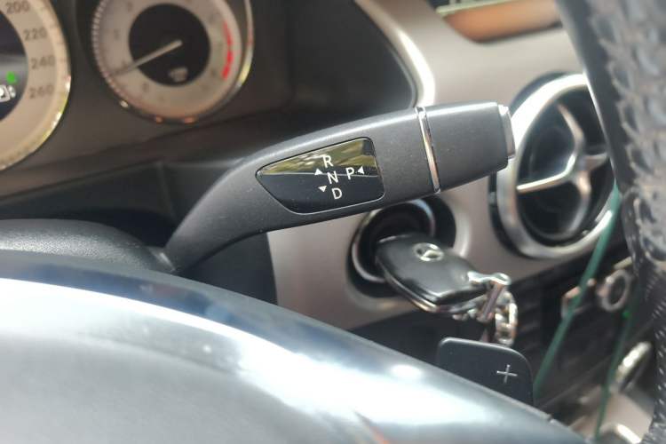 Used Mercedes-Benz GLK-Class 2015 GLK 260 4MATIC Fashion Edition Ultimate Version Gear Lever