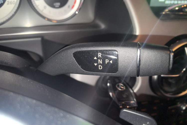 Used Mercedes-Benz GLK-Class 2015 GLK 260 4MATIC Dynamic Edition Ultimate Version Gear Lever