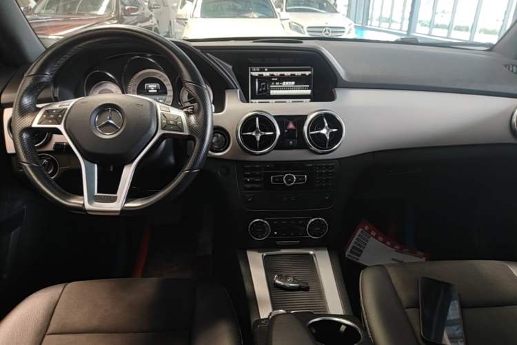 Used Mercedes-Benz GLK-Class 2015 GLK 300 4MATIC Fashion Edition Ultimate Version Gear Lever