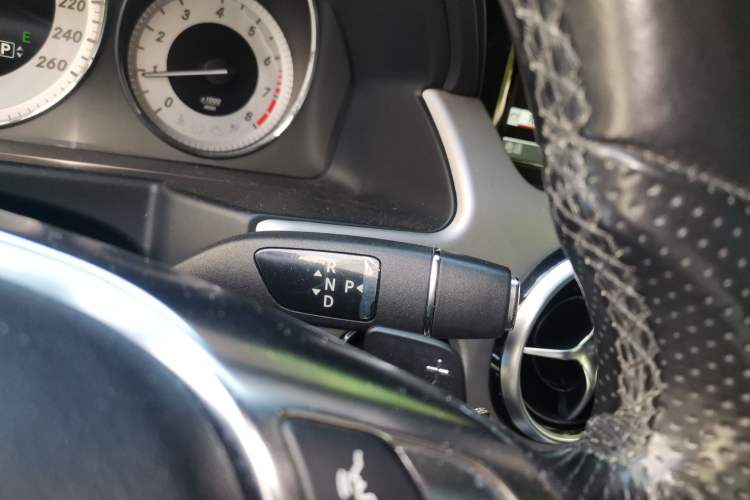 Used Mercedes-Benz GLK-Class 2015 GLK 260 4MATIC Fashion Edition Ultimate Version Gear Lever