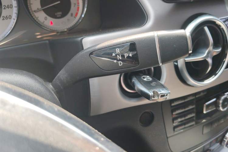 Used Mercedes-Benz GLK-Class 2015 GLK 260 4MATIC Dynamic Edition Ultimate Version Gear Lever