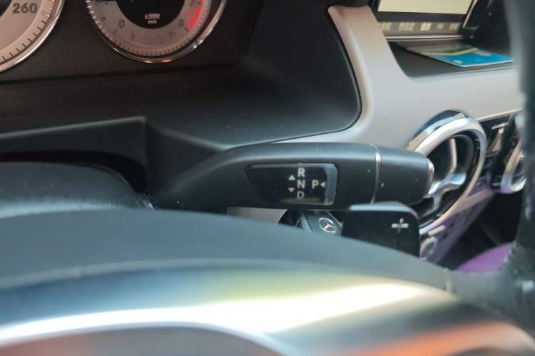 Used Mercedes-Benz GLK-Class 2015 GLK 260 4MATIC Dynamic Edition Ultimate Version Gear Lever