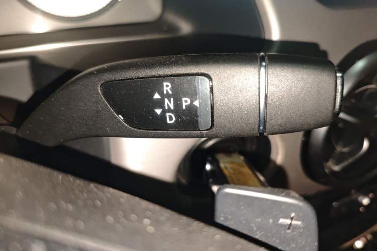 Used Mercedes-Benz GLK-Class 2015 GLK 260 4MATIC Dynamic Edition Ultimate Version Gear Lever