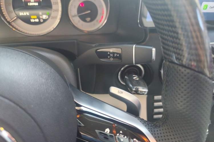 Used Mercedes-Benz GLK-Class 2015 GLK 260 4MATIC Fashion Edition Ultimate Version Gear Lever