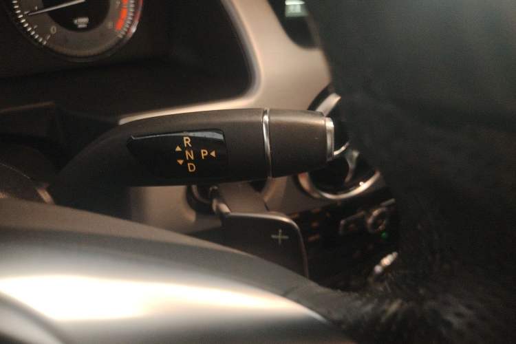 Used Mercedes-Benz GLK-Class 2015 GLK 260 4MATIC Dynamic Edition Ultimate Version Gear Lever